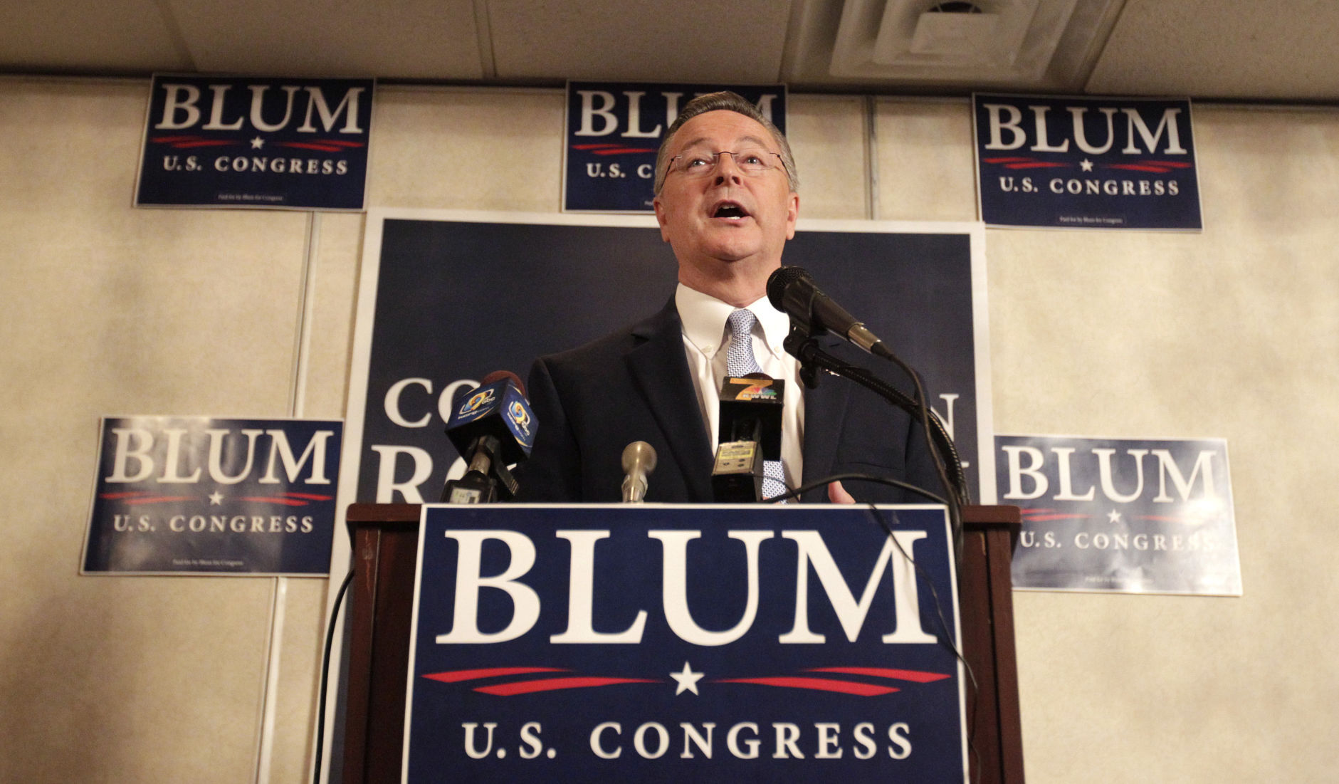 110816tsr-blum-reelect-05